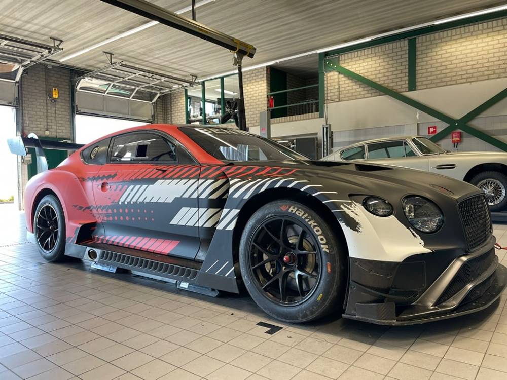 Team RACE-ART stapt over naar Bentley in Supercar Challenge