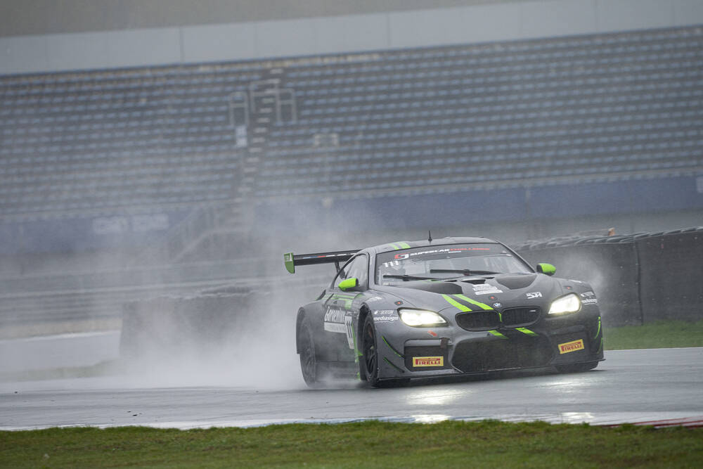 Equipe Tubben/Weering oppermachtig op nat Assen